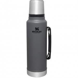Stanley Classic Legendary Vacuum Insulated Bottle | 1.5 QT Charcoal | 67KEOYVQI