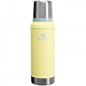 Stanley Classic Legendary Vacuum Insulated Bottle | 1.0 QT Pomelo | 74HMERXFG